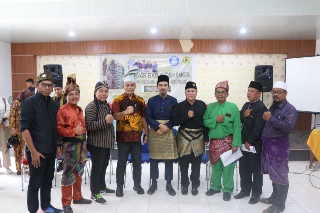 KETUA DPRD ASAHAN MENGHADIRI SEMINAR MASYARAKAT ADAT MELAYU BERSATU